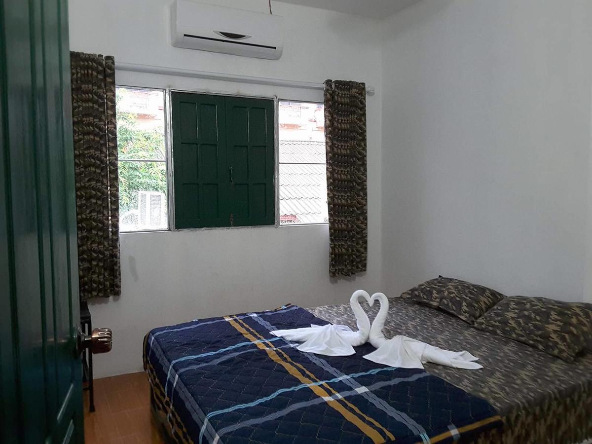 Army Barracks Guesthouse Vang Vieng Exteriör bild