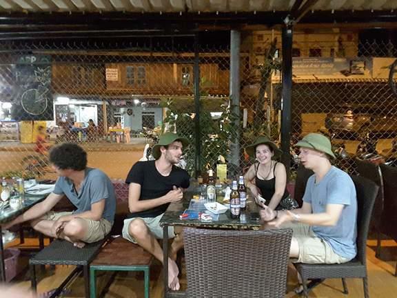 Army Barracks Guesthouse Vang Vieng Exteriör bild
