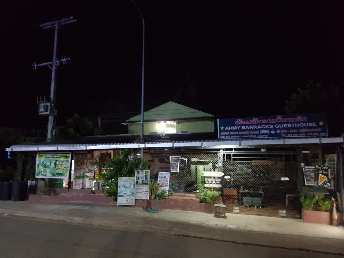 Army Barracks Guesthouse Vang Vieng Exteriör bild