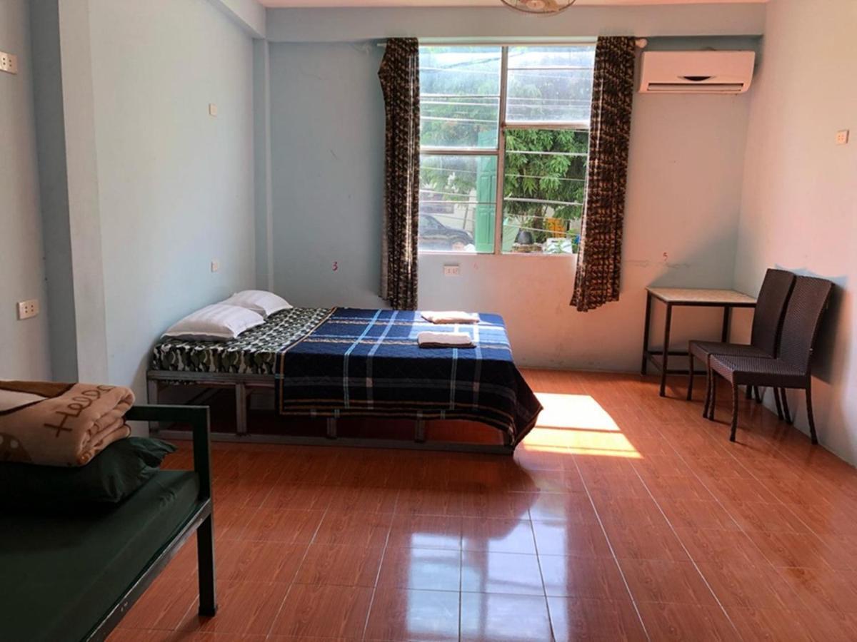 Army Barracks Guesthouse Vang Vieng Exteriör bild
