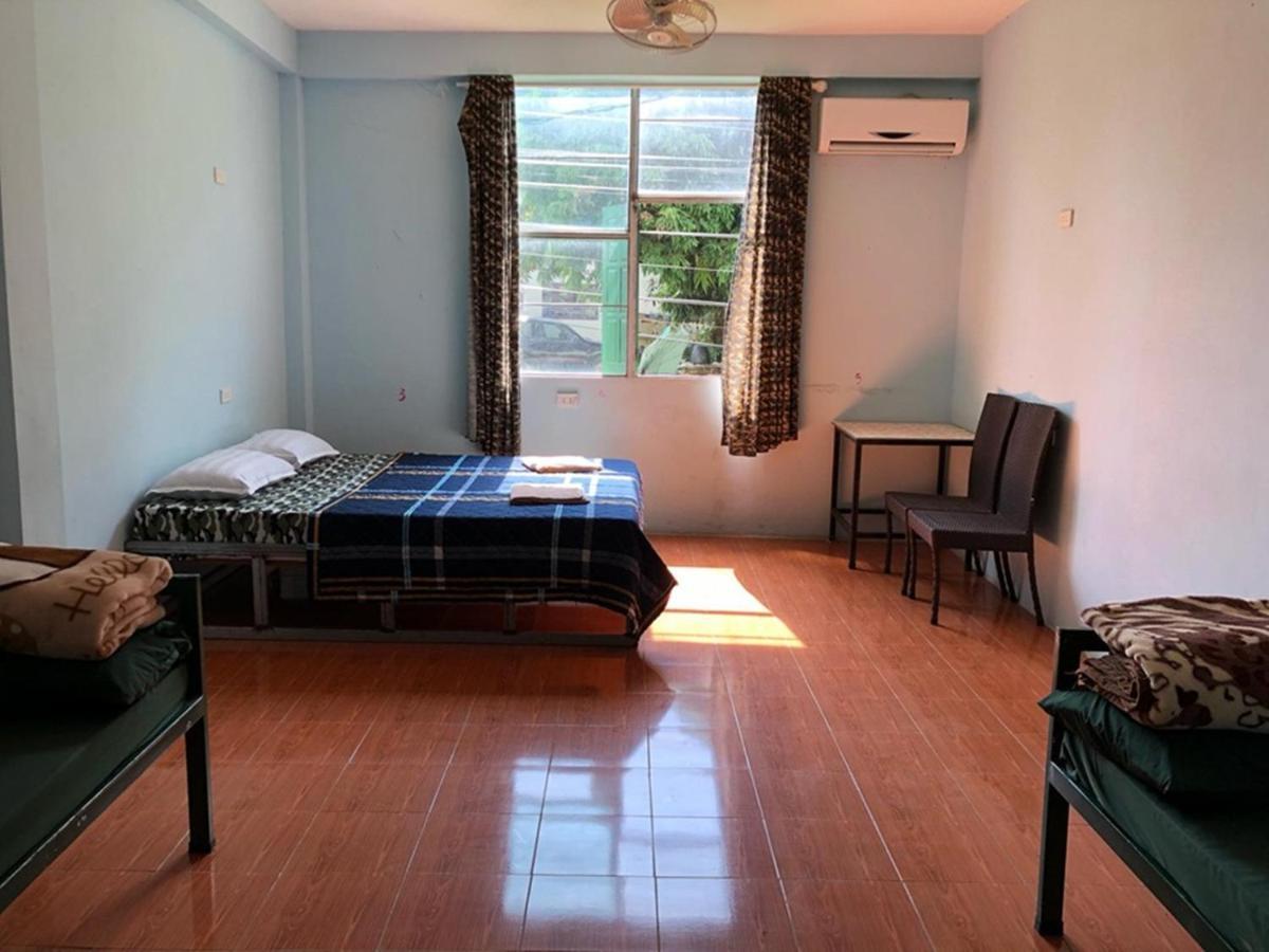 Army Barracks Guesthouse Vang Vieng Exteriör bild